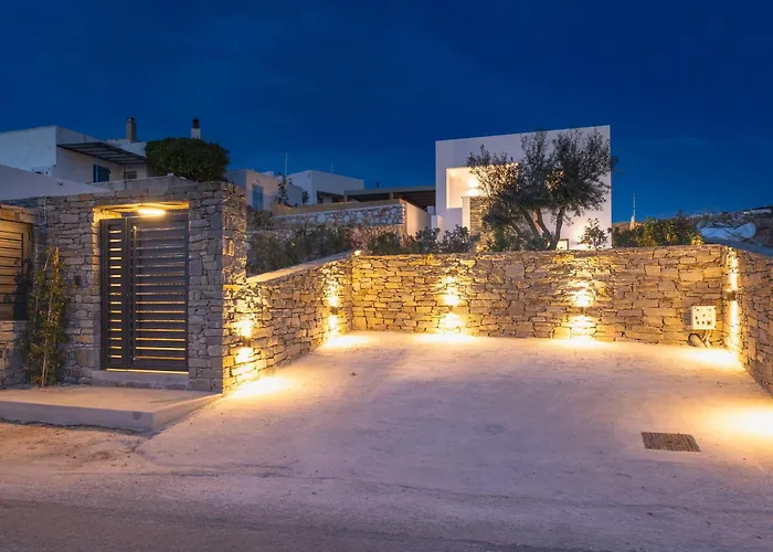 Araxia In Paros Naousa